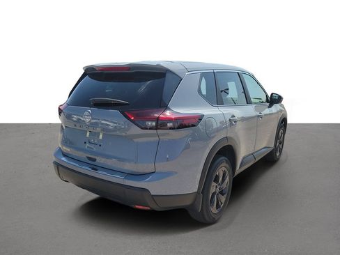 Used 2026 Nissan Rogue SV FWD image 3