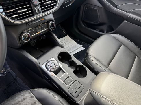 Certified 2022 Ford Escape SEL w/ Technology Package image 13