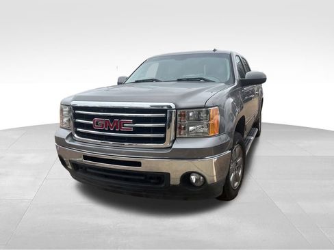 Used 2013 GMC Sierra 1500 SLT w/ Suspension Package, Off-Road image 4