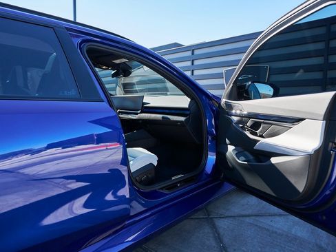 Used 2025 BMW M5 Touring image 20