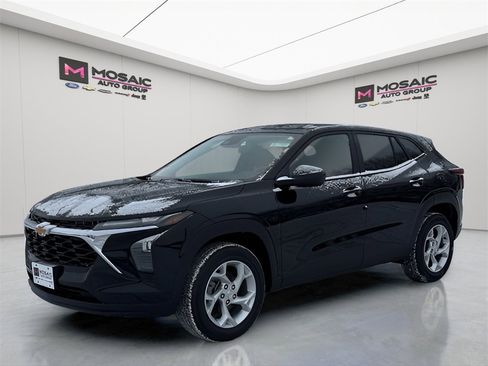 New 2026 Chevrolet Trax LS w/ LS Convenience Package image 3