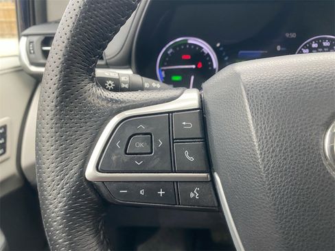 Used 2021 Toyota Sienna Limited w/ Protection Package (TMS) image 19