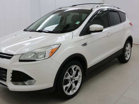 Used 2016 Ford Escape Titanium image 1