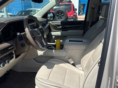 Used 2021 GMC Yukon Denali w/ Denali Premium Package RWD image 7