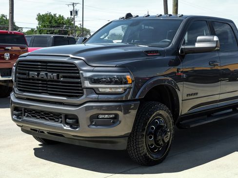 Used 2022 RAM 3500 Laramie w/ Night Edition AWD/4WD image 17