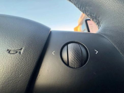 Used 2023 Tesla Model Y Long Range image 36