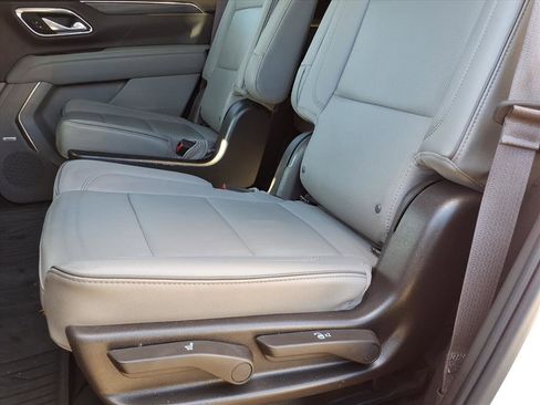 Certified 2023 GMC Yukon SLT w/ SLT Premium Package image 12