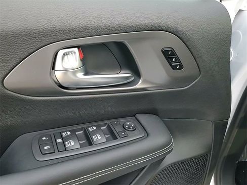 New 2026 Chrysler Pacifica Select image 22