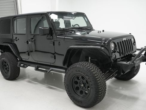 Used 2015 Jeep Wrangler Unlimited Sport w/ Connectivity Group image 3