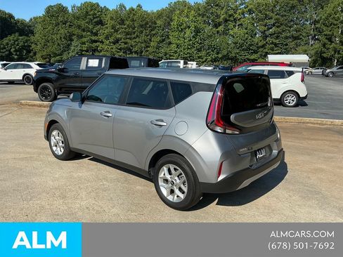 Used 2025 Kia Soul LX w/ LX Technology Package FWD image 3