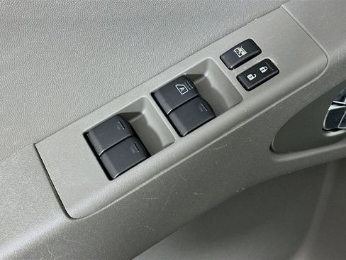 Used 2018 Nissan Frontier SV w/ Value Truck Package image 15