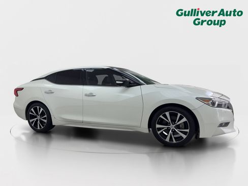 Used 2018 Nissan Maxima Platinum FWD image 12