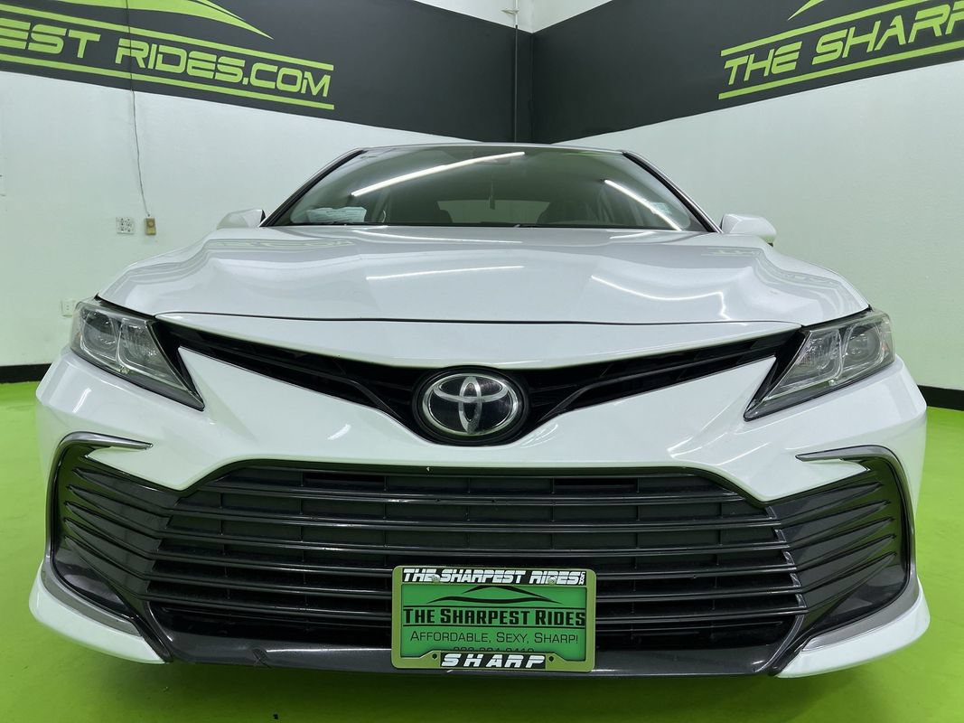 Used 2022 Toyota Camry LE FWD image 3