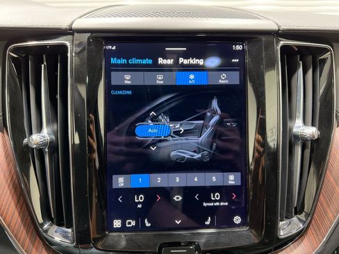 Used 2023 Volvo XC60 B5 Ultimate AWD/4WD image 18