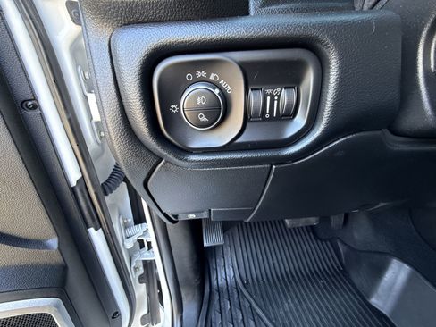 Used 2019 RAM 3500 Laramie image 19