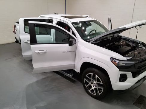 Used 2024 Chevrolet Colorado Z71 w/ Z71 Convenience Package 2 AWD/4WD image 10