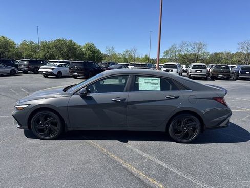New 2026 Hyundai Elantra SEL Sport Premium FWD image 4