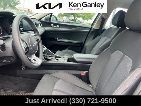 Used 2022 Kia K5 LX FWD image 11