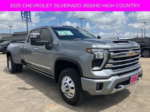 Used 2025 Chevrolet Silverado 3500 High Country w/ High Country Premium Package image 9