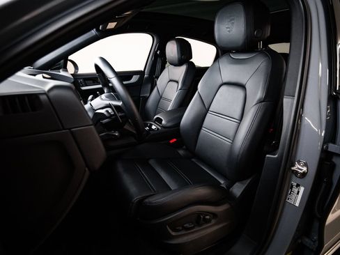 Certified 2026 Porsche Cayenne Coupe AWD/4WD image 5