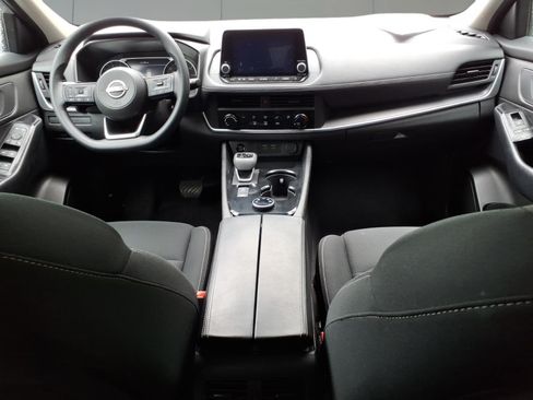 Used 2024 Nissan Rogue S AWD/4WD image 9