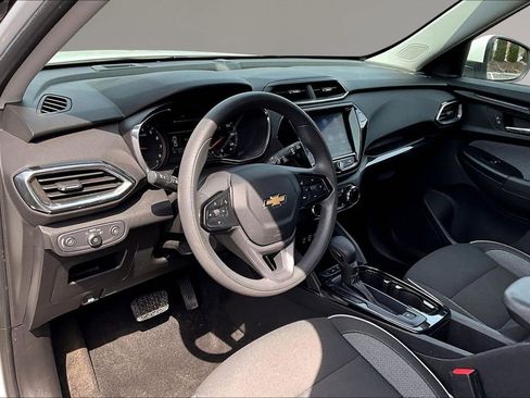 Used 2022 Chevrolet TrailBlazer LT w/ Convenience Package AWD/4WD image 16