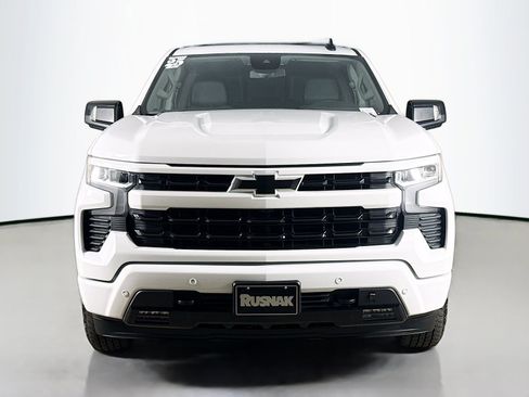 Used 2025 Chevrolet Silverado 1500 RST w/ Convenience Package II AWD/4WD image 2