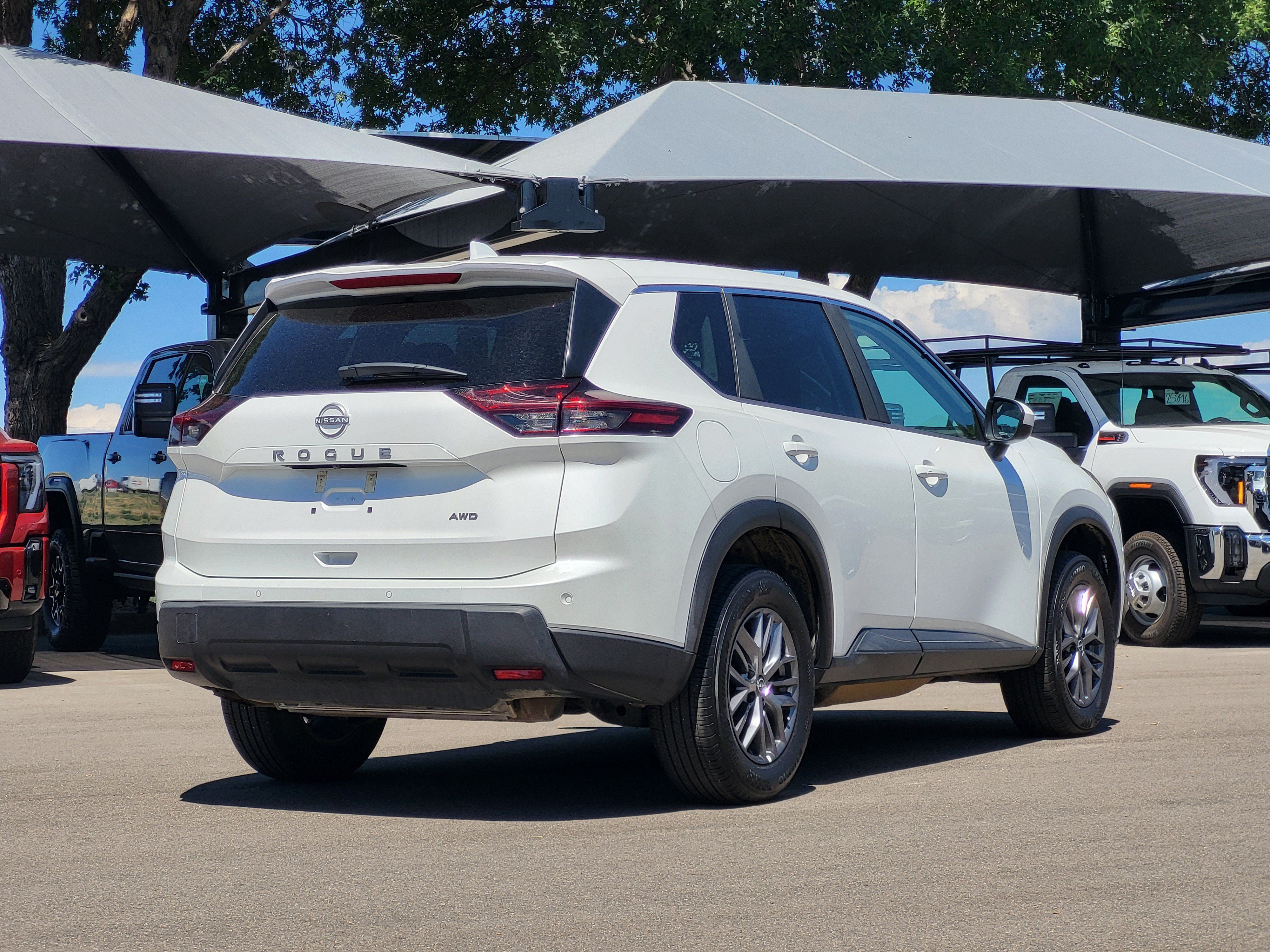 Used 2026 Nissan Rogue SV AWD/4WD image 7
