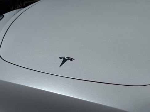 Used 2021 Tesla Model Y Long Range AWD/4WD image 8