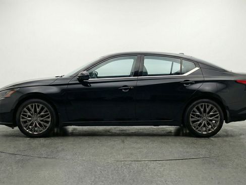 Used 2025 Nissan Altima 2.5 SV FWD image 5
