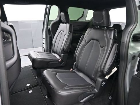 New 2026 Chrysler Voyager LX image 13