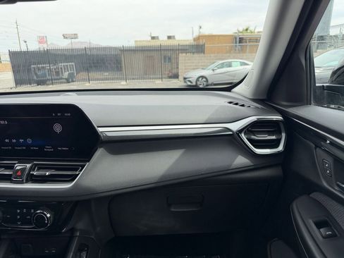 Used 2025 Chevrolet TrailBlazer LT image 34