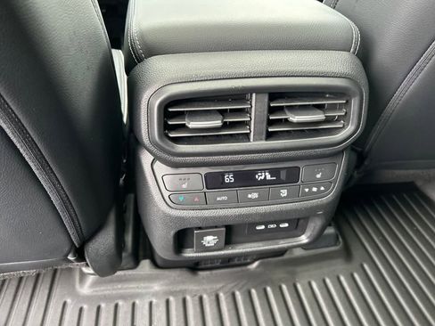 Used 2025 Honda Pilot Elite image 22