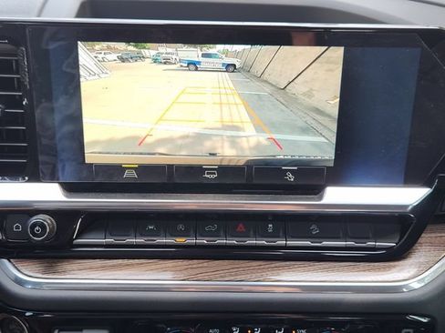 Used 2025 Chevrolet Silverado 1500 LT Trail Boss w/ Convenience Package II AWD/4WD image 6