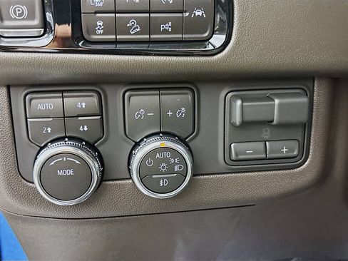 New 2026 GMC Yukon Elevation w/ Elevation Premium Package AWD/4WD image 10