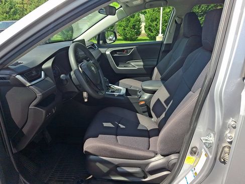 Certified 2022 Toyota RAV4 LE AWD/4WD image 13