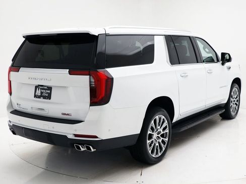 Used 2025 GMC Yukon XL Denali image 9