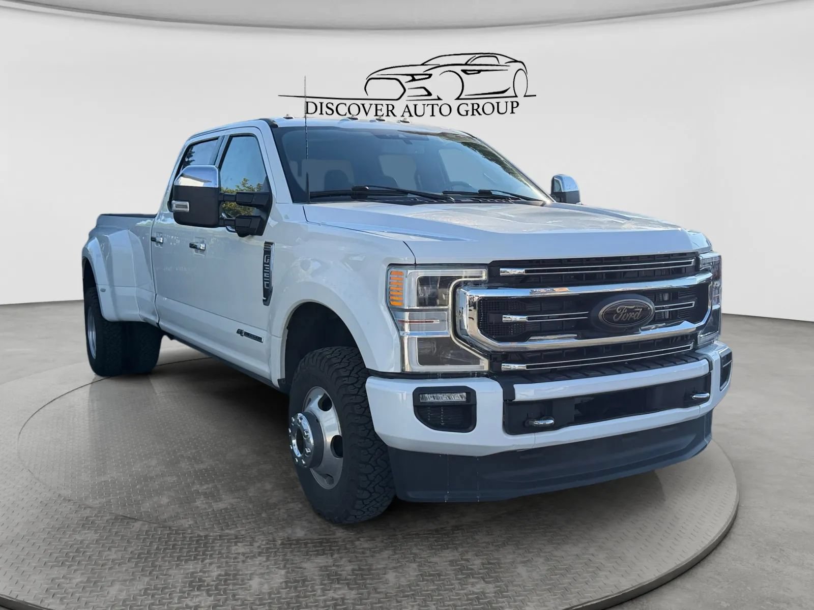 Used 2022 Ford F350 Platinum AWD/4WD image 2