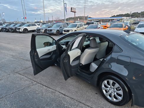 Used 2026 Toyota Corolla LE image 12
