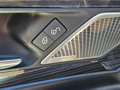 Used 2020 Jaguar XE S image 10