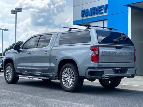 Used 2024 Chevrolet Silverado 1500 High Country AWD/4WD image 3