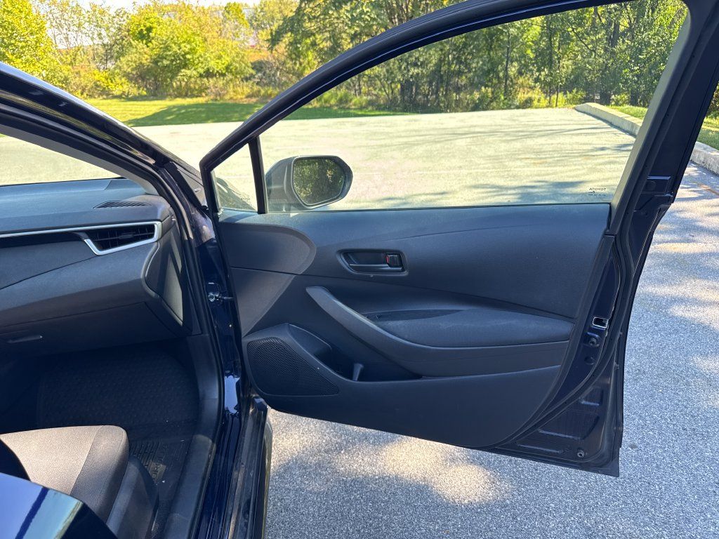 Used 2024 Toyota Corolla LE FWD image 32