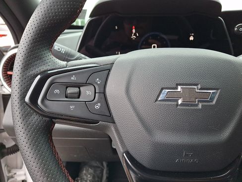 Used 2025 Chevrolet Trax RS w/ Driver Confidence Package FWD image 21