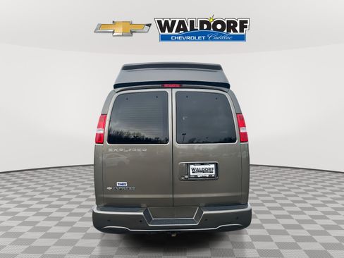 Used 2022 Chevrolet Express 2500 Extended w/ Enhanced Convenience Package image 5