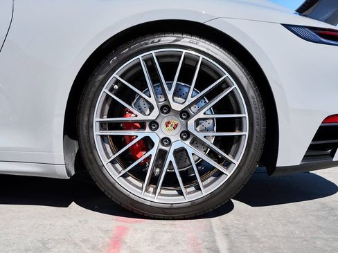 Used 2024 Porsche 911 Carrera 4S w/ Premium Package image 17