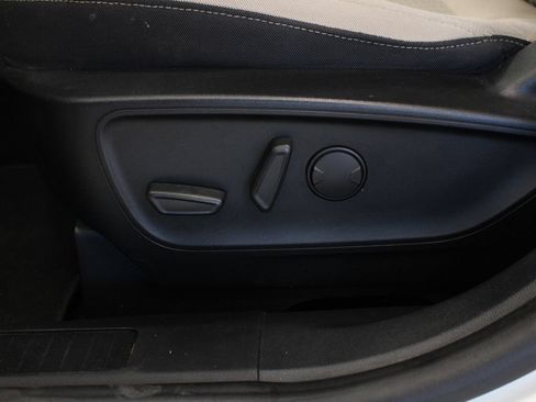Used 2021 Ford Escape SE w/ SE Sport Appearance Package FWD image 12