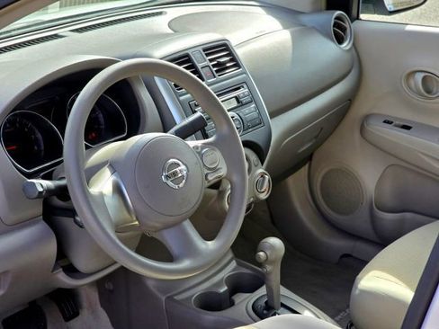 Used 2012 Nissan Versa SV image 11