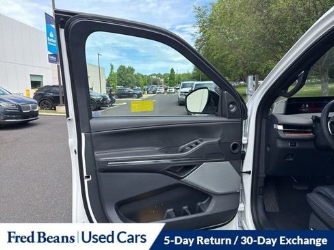 Used 2025 Lincoln Navigator Black Label AWD/4WD image 9