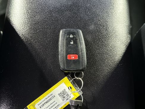 Used 2022 Toyota 4Runner SR5 AWD/4WD image 33