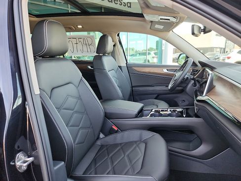 New 2026 Volkswagen Atlas SE image 15